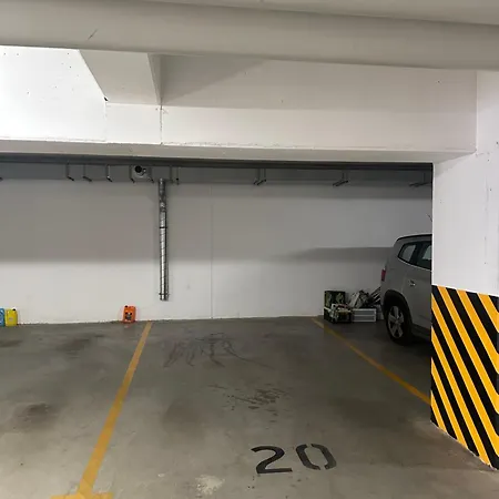 아파트 Czartoryskiego - Self Check-in 20h - Parking &lift & 50m Terrace